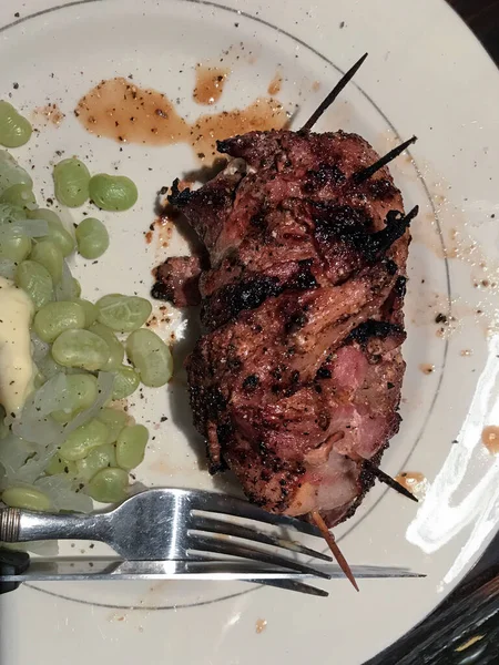 Bacon Assado Embrulhou Jantar Lombo Porco Com Feijão Lima Foto — Fotografia de Stock