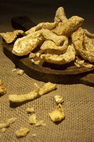 Chicharrones, nam-ı diğer domuz derisi veya çatırtı. Yüksek kalite fotoğraf