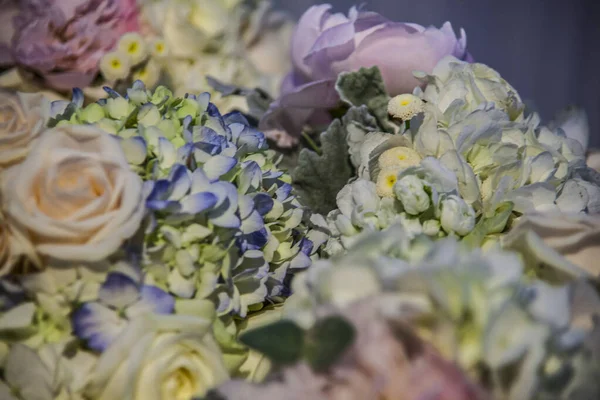 婚礼上新鲜的新娘花束 高质量的照片 — 图库照片