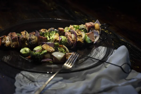グリルチキンと野菜のケバブ 高品質の写真 — ストック写真