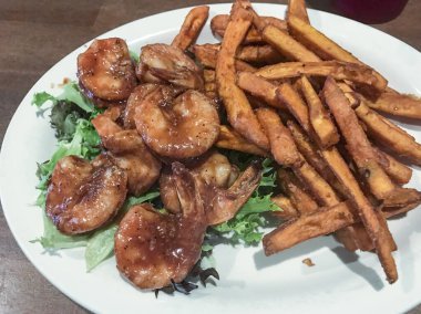 Lezzetli kaynatılmış karides yemeği. Yüksek kalite fotoğraf