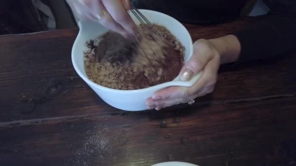 Une Jeune Fille Qui Fait Des Brownies Dans Bol Images — Video
