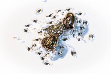 Elmaslar ve kalp mücevheri makrosu. Yüksek kalite fotoğraf