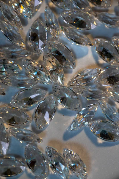 Gruppe Von Marquis Geschliffenen Diamanten Auf Weiß Hochwertiges Foto — Stockfoto