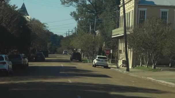 ミシシッピ州ナチェズの通りをドライブする 高品質の4K映像 — ストック動画
