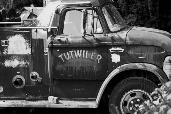 Camion Pompiers Antique Rouillé Photo Haute Qualité — Photo