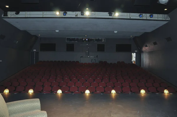 Interior Teatro Com Assentos Vermelhos Foto Alta Qualidade — Fotografia de Stock
