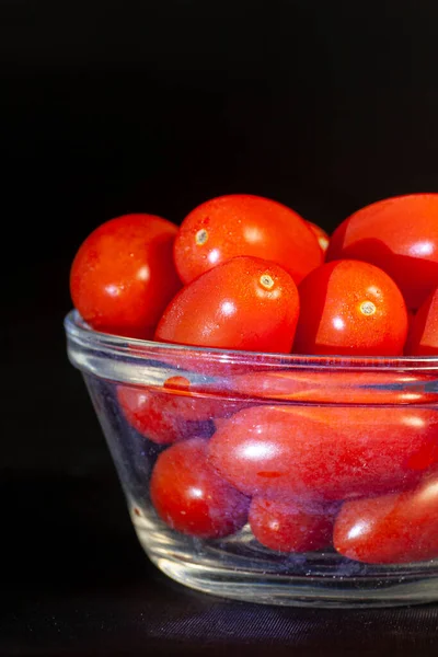 Tomates Cherry Frescos Una Tabla Madera Foto Alta Calidad — Foto de Stock