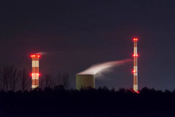 Mill Chemneys Torre Resfriamento Durante Noite — Fotografia de Stock
