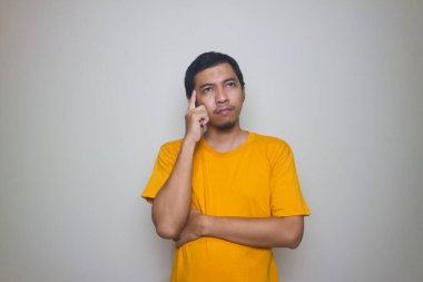 Asyalı düşünme şekli beyaz arkaplanda izole edilmiş