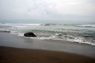 Pelabuhan Ratu Sukabumi, Batı Java 'da çok güzel deniz suyu olan güzel bir sahil.