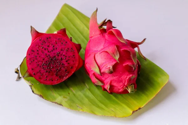Carne Roja Fruta Dragón Pitaya Pitahaya Cortadas Rodajas Listas Para —  Fotos de Stock