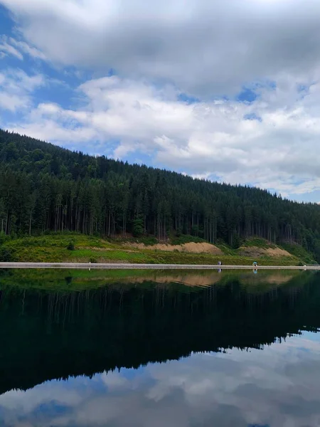 Jezioro Bukovel Spokojny Obszar — Zdjęcie stockowe