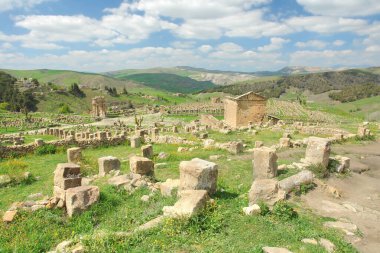   Cezayir topraklarında yer alan Roma şehri Cuicul 'un kalıntılarının manzarası                             