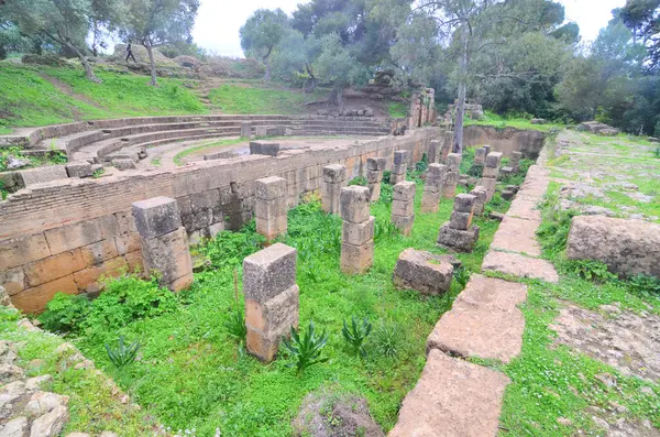 Cezayir 'deki Roma şehri Tipaza' nın kalıntıları