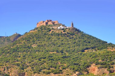 Santa Cruz Kalesi Cezayir, Oran 'da bir yükseklikte yer almaktadır.