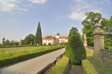Ksi - Wabrzych Foothills 'in Ksi bölgesinde bulunan tarihi bir kale kompleksi.,
