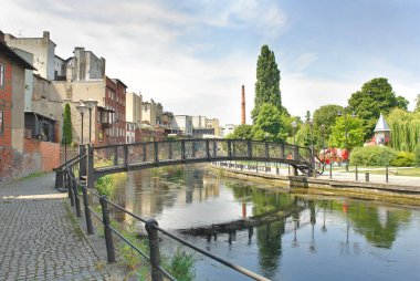      Bydgoszcz 'deki eski kasaba manzarası kanallarda, Polonya                          