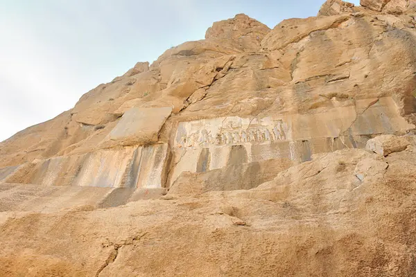 Parthia 'lı Mithridates II' nin Behistun Yazıtları, Parthia 'lı II. Gotarzes ve Şeyh Ali Khan Zangeneh' in metinleri.,                                