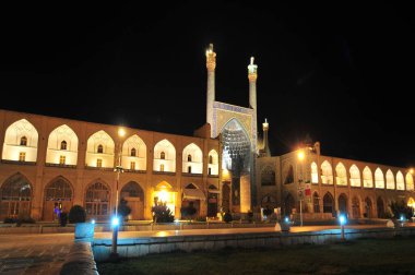 İran 'ın İsfahan kentindeki Şah Camii.