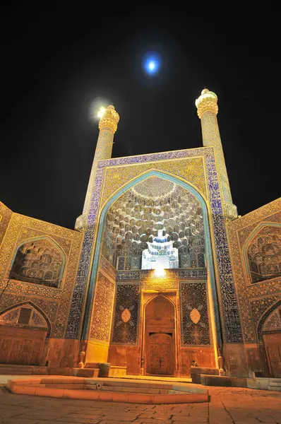 İran 'ın İsfahan kentindeki Şah Camii.
