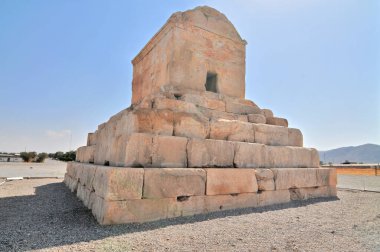 Pasargad 'da Büyük Cyrus' un Mezarı, İskeledeki İranlı Yenileme