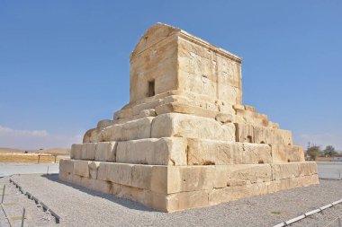 Pasargad 'da Büyük Cyrus' un Mezarı, İskeledeki İranlı Yenileme