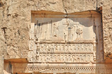    Fars Eyaleti 'nde Persepolis' in naqsh-e Rostam mezarlığı ve İran Xerxes I mezarlığı.                            