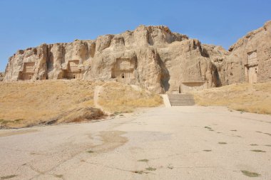 İran 'ın Fars ilindeki Persepolis' in Naqsh-e Rostam mezarlığı