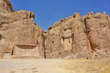        İran 'ın Fars ilindeki Persepolis' in Naqsh-e Rostam mezarlığı                        