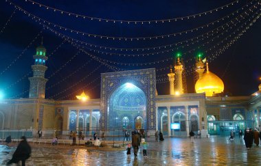 İran 'ın Qom şehrinde Şii İslam Tapınağı Fatima Masumeh