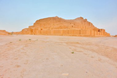 İran 'ın Khuzestan bölgesinde Chogha Zanbil ziggurat antik Elamite kompleksi