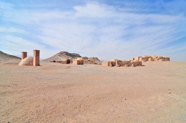 Башня молчания, построенная зороастрийцами для воплощения в Язде, Иран
