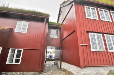 Faroe Adaları 'nın başkenti Torshavn' un eski Tinganes kasabası. 