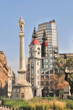 Buenos Aires 'teki Plaza Lavalle General Lavalle' ın anıtıyla, Arjantin