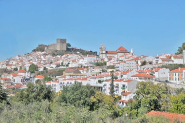 Castelo Vide Kalesi (Portekizce: Castelo de Castelo de Vide, Portekiz 'de ortaçağ kalesi