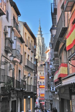 İspanya 'nın Toledo şehrindeki katedralin çan kulesi.