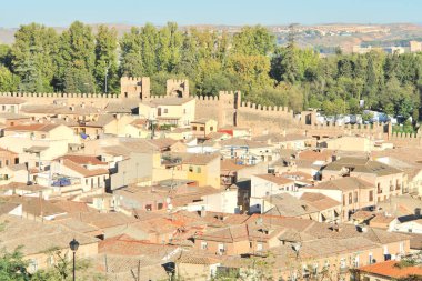       İspanya 'nın ortaçağ şehri Toledo manzarası                         