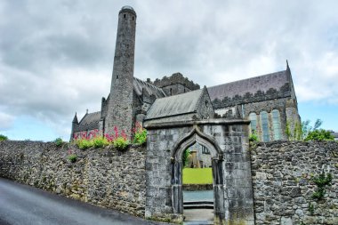 Kilkenny, İrlanda 'da Kilkenny Katedrali olarak da bilinen St. Canice Katedrali.