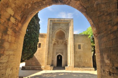     Azerbaycan 'ın Bakü kentindeki Shirvanshahs Sarayı' nda Khalilullah Ana 'nın mezarında.                            