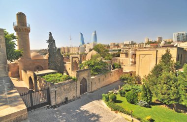     Azerbaycan 'ın Bakü kentindeki Shirvanshahs Sarayı' nda Khalilullah Ana 'nın mezarında.                            