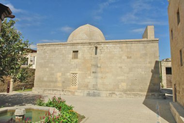     Azerbaycan 'ın Bakü kentindeki Shirvanshahs Sarayı' nda Khalilullah Ana 'nın mezarında.                            