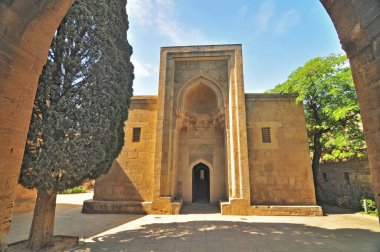     Azerbaycan 'ın Bakü kentindeki Shirvanshahs Sarayı' nda Khalilullah Ana 'nın mezarında.                            