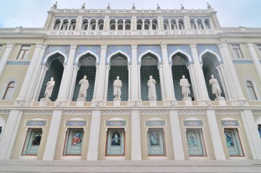 Azerbaycan Ulusal Müzesi, başkent Bakü, Azerbaycan 'daki Nizami Ganjavi' nin adını almıştır.