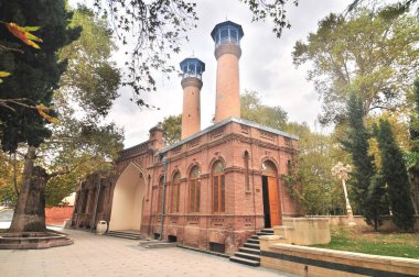 Ganja 'nın Juma Camii Azerbaycan' ın merkezinde yer almaktadır..
