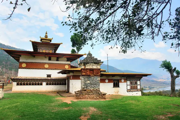    Chimi Lhakhang, diğer adıyla Chime Lhakhang Tapınağı, Punakha Bölgesi 'nde bir Budist manastırı, Butan.                            