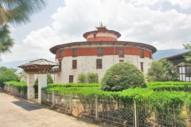        Bhutan 'daki Paro Ta-dzong tarihi binası.                        