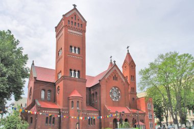      Azizler Kilisesi Simon ve Helena Kızıl Kilise olarak da bilinir.                          