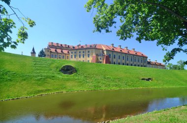 Belarus 'taki Radziwi ailesinin Nesvizh Kalesi