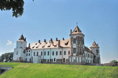 Mir Kalesi Kompleksi tarihi bir kale ve Beyaz Rusya 'da bir UNESCO Dünya Mirası Alanı.